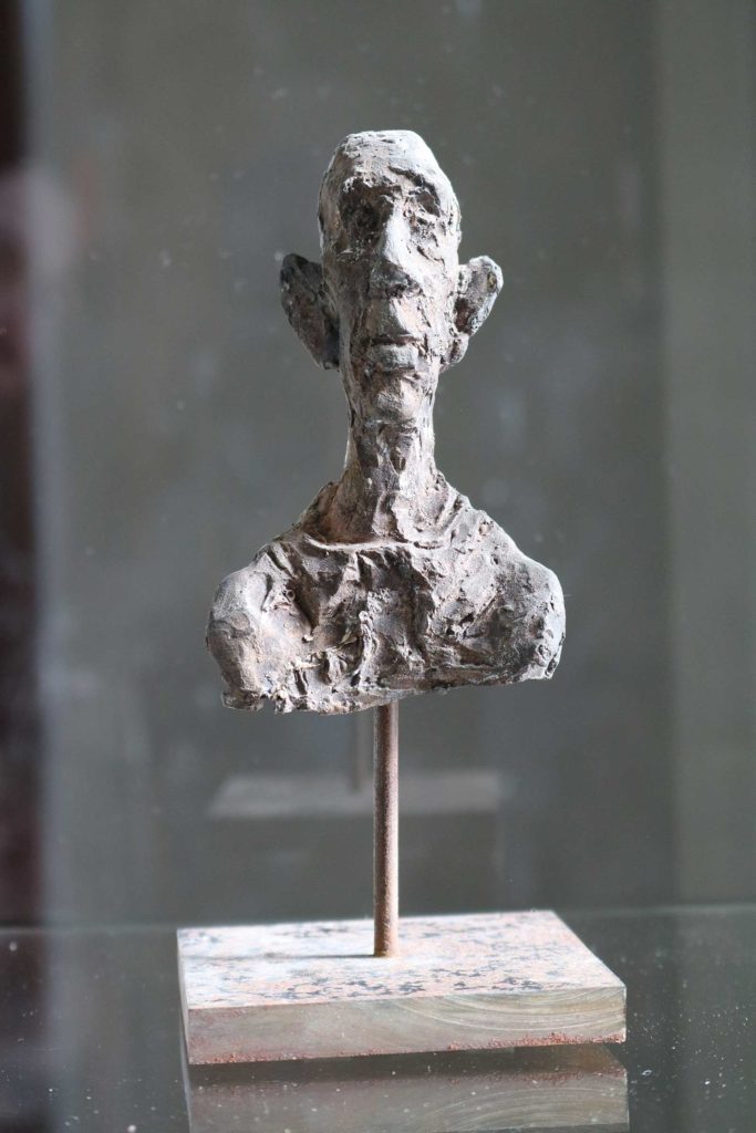 Ein kluger alter Mann, Bronze, 22 x 8 x 8 cm