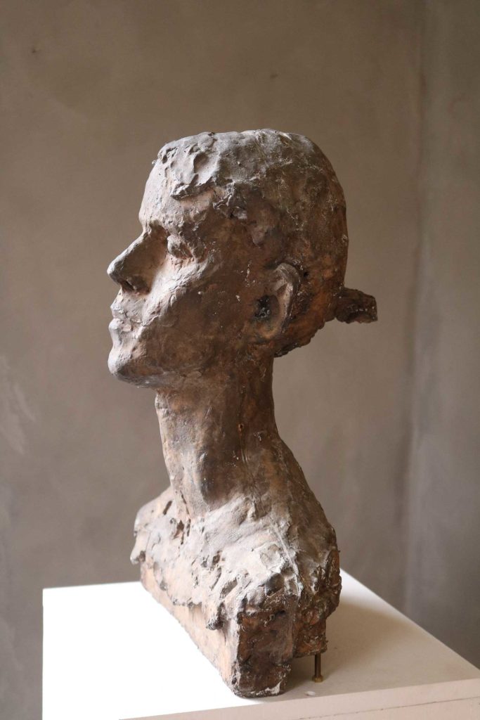 Helga, Bronze, 46 x 34 x 27 cm